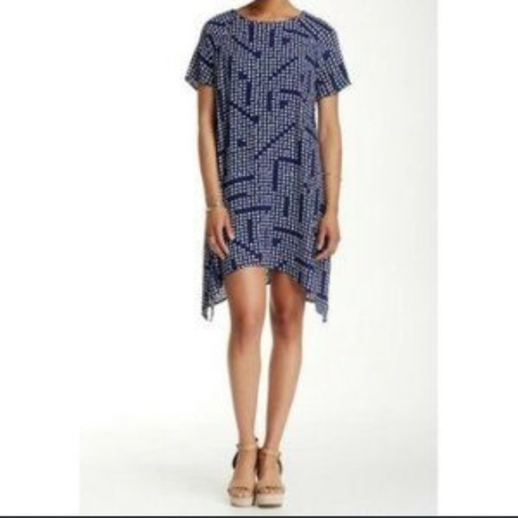 ASTR Navy Blue and White Geometric Print Hi-Low Shift Dress - Picture 1 of 8